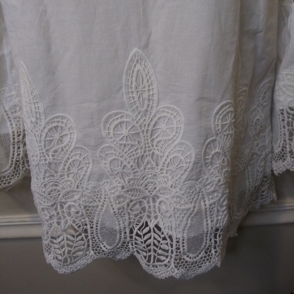 Chico's Boho White Embroidered Lace Cutout Pullover Blouse/Top - Picture 6 of 9